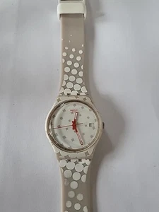 Swatch. Ladies Analogue Watch. Square And Dot Pattern. White. New Battery. - Picture 1 of 15