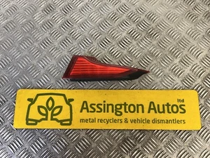 2005-09 Volvo C70 MK2 PRE FACELIFT Offside Driver Rear Tailgate Light Reflector - Picture 1 of 9