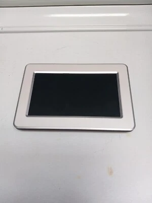 Mustek PF-A700B 7 Inch Digital Photo Frame Pre-Owned No Power Cord - Image 1 of 4