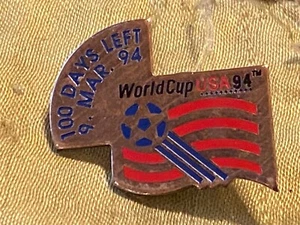 USA SOCCER WORLD CUP 1994 100 DAYS TO GO SOCCER / FOOTBALL TEAM PIN - Picture 1 of 1