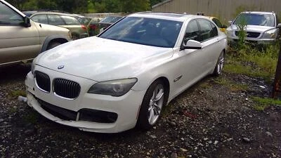 2011 - 2015 BMW 740i 535iGT pinça traseira lateral direita do passageiro fabricante de equipamento original 34216786832 - Imagem 1 de 4