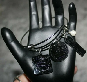 TEACHER'S GIFT CHARM BRACELET WOMEN'S THANK YOU GIFT NEW WITH VELVET BAG - Picture 1 of 5