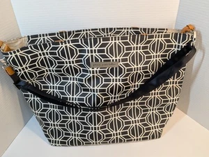Petunia Pickle Bottom Downtown Tote Diaper Duffle Bag Weekender Travel Bag - Picture 1 of 13