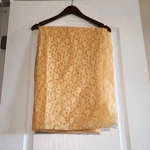 Mantel rectangular vintage hecho en EE. UU. Riviera amarillo mostaza encaje 86x116  - Imagen 1 de 3