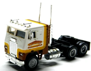 RTR HO = 1/87 ENVÍO FERROVIARIO SEMI CAMIÓN TRACTOR FREIGHTLINER COE CABINA CONSTRUIDO/DISEÑO - Imagen 1 de 15