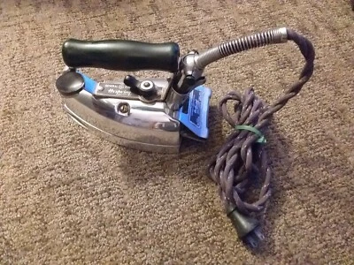 Antique GE HotPoint Calrod Hot-O-Matic General Electric HEAVY Iron. No.119F79 - Image 1 of 4