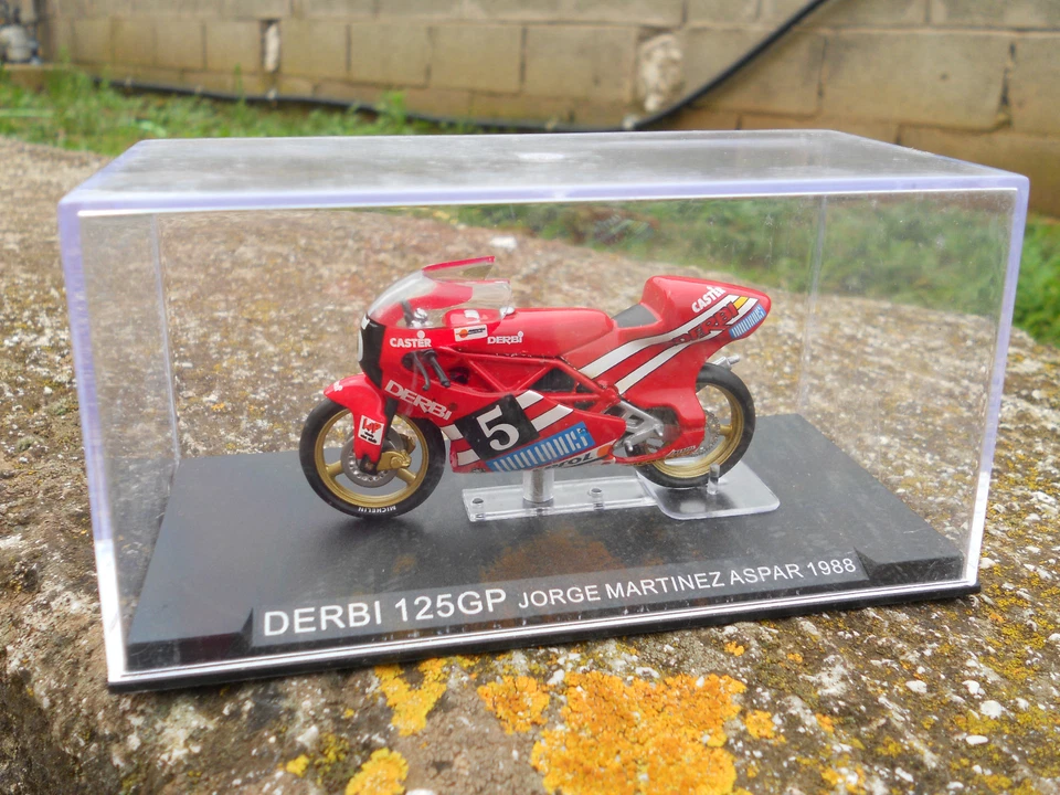 DERBI 125 GP JORGE MARTINEZ ASPAR 1988 scala 124 - Immagine 1 di 1
