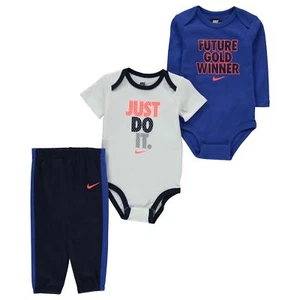 NIB NIKE BOYS OBSIDIAN FUTURE GOLD WINNER 4 PC 0-6 MTH INFANT BOX SET 56B557-695 - Picture 1 of 5