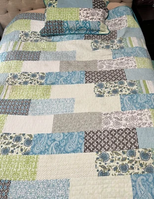 Edredón Essential Home 2 Piezas Completo/Queen y Una Almohada Falsa Floral Geométrica Foto 1 de 4