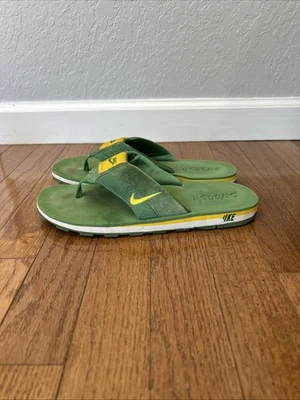 Мужские замшевые сандалии-шлепанцы Nike размер 7 зеленые желтые винтажные - Изображение 1 из 4