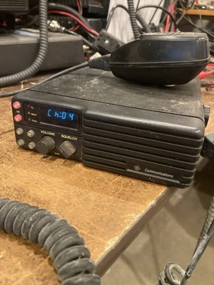 Two GE Monogram VHF Mobile with One mic - Image 1 of 4