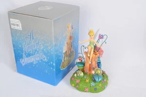 DISNEY TINKER BELL UNTER GLÜHWÜRMCHEN FIGUR SCHNEEKUGELN SPIELT MAN KANN FLIEGEN NEU - Bild 1 von 13