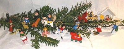 16 Holzanhänger Weihnachten Christbaumschmuck Schlitten Nikolaus Pferde  - Bild 1 von 4