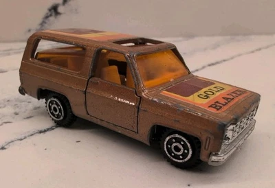 Vintage Yatming 1:64 Gold Blazer 4 x 4 Opening Doors No. 1064 Hong Kong Z2 - Image 1 of 4