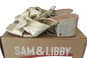 SCARPE SANDALO SAM & LIBBY KLARA ALLA CAVIGLIA FIOCCO FOGLIA ORO taglia 7 - Foto 1 di 10
