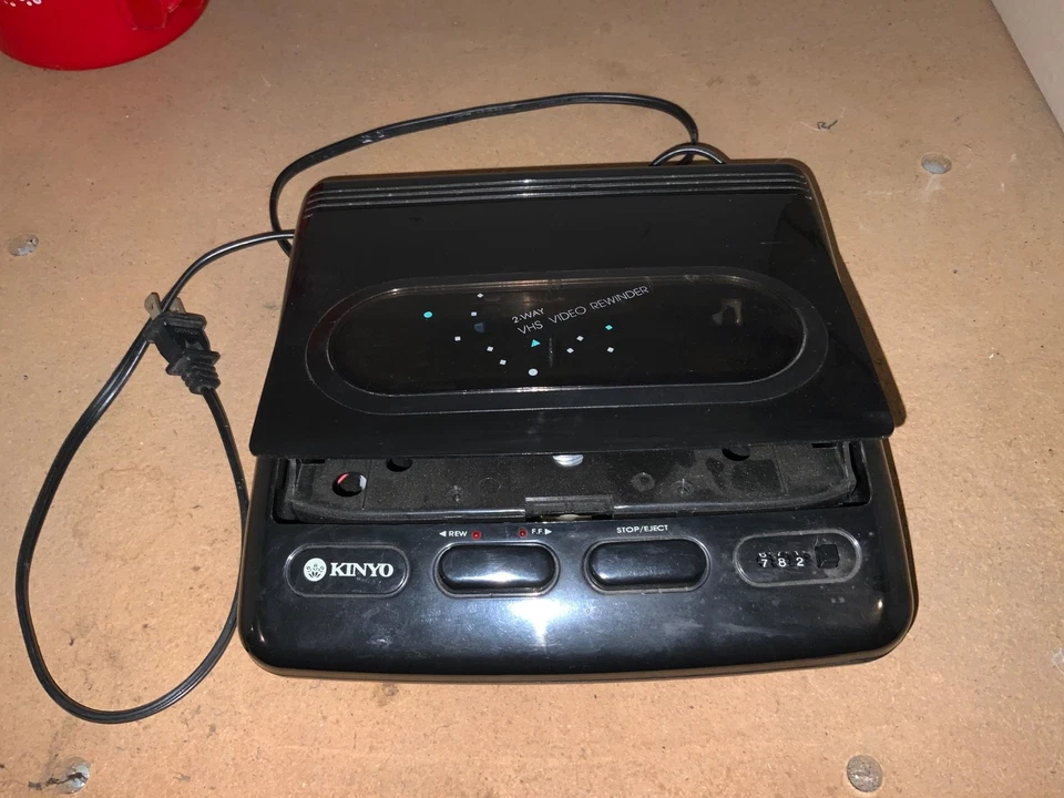 Rebobinadora automática Kinyo VHS bidireccional. ¡¡¡FUNCIONA LIGERAMENTE USADO!!!! Foto 1 de 1