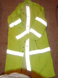 Neese 1870C Econo-Viz Coat w/ Snap closure Reflective Tape Size M Sold As Is! - Picture 1 of 9