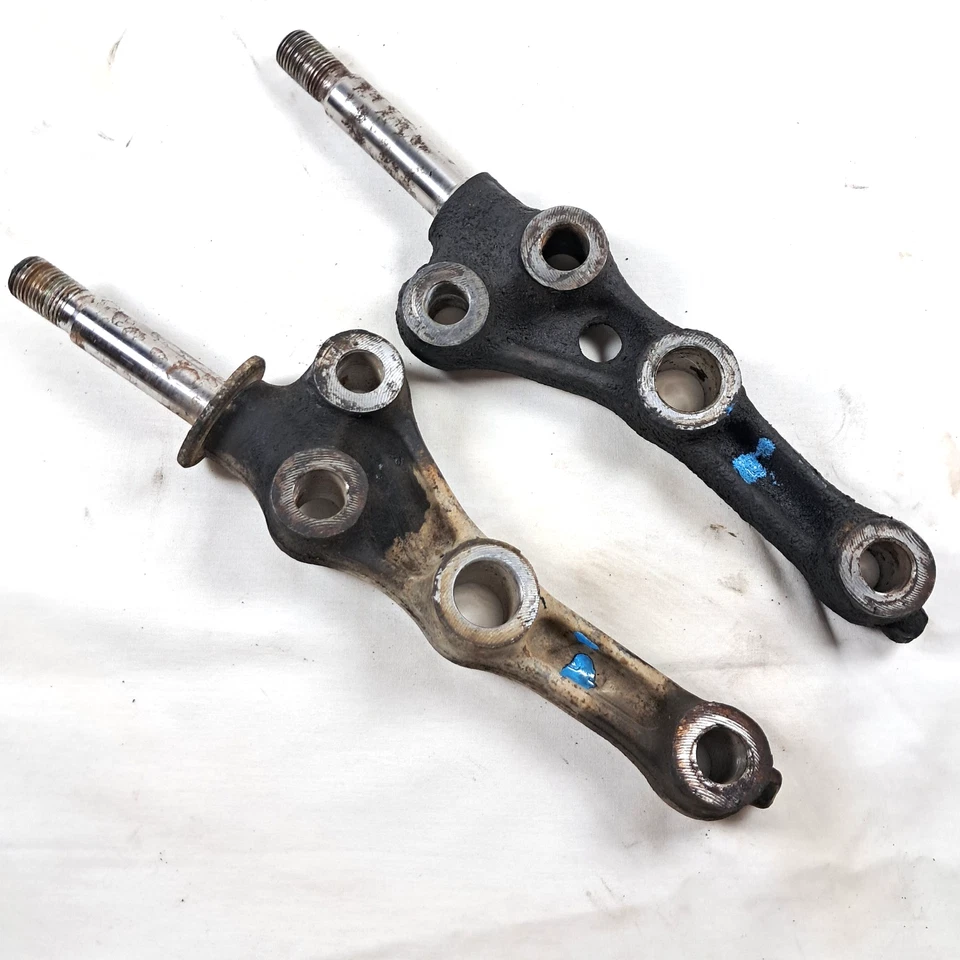 PAR de eje de soporte de brazo de control inferior delantero izquierdo/derecho - Toyota Camry/Lexus es250 Foto 1 de 4