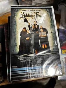 VHS - Die Addams Family in verrückter Tradition Sealed - Picture 1 of 1