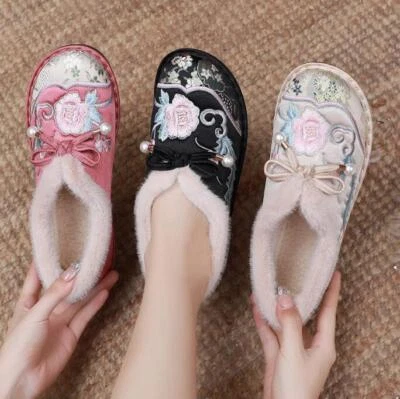 Winter Women's Chinese Embroidered Flat Shoes Comfort Floral Fleece Cloth Shoes - Image 1 of 4