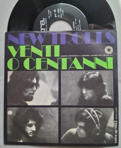 NEW TROLLS VENTI O CENT'ANNI DISCO PER L'ESTATE PROMO 1971 ITALY 45 RPM 7" S6 - Foto 1 di 1