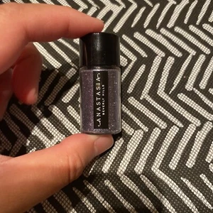 Anastasia Beverly Hills Loose Glitter - Wavy - Picture 1 of 4