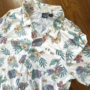 Universal Studios Jurassic World White Hawaiian Short Sleeve Button Up Shirt XXL - Picture 1 of 6