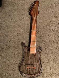 Drahtkunst Gitarre Wanddekor rustikales Metallsaiteninstrument 30" - Bild 1 von 10
