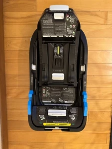 Base de asiento de coche infantil Clek - Compatible con Liing y Liingo *Excelente estado* - Imagen 1 de 1