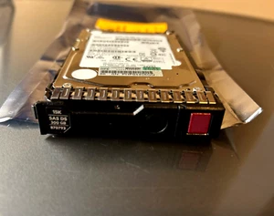 HP 875217-001 / 868774-004 / HP 900-GB 12G 15K 2.5 DP SAS HDD HDEAH03CGA51 DRIVE - Picture 1 of 4
