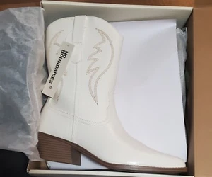Bota vaquera corta para mujer No Boundaries blanca - talla 11 - nueva en caja - Imagen 1 de 5
