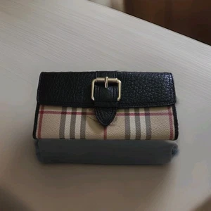 Portafoglio lungo donna Burberry nuovo - Foto 1 di 8