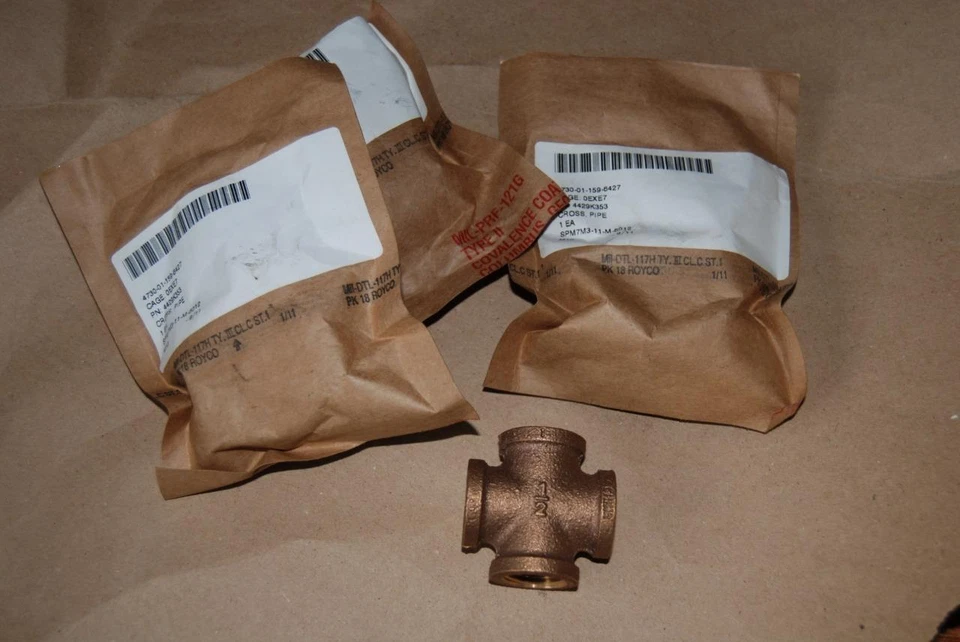 CAMISETA DE LATÓN 4 VÍAS CRUZ 1/2" NPT 4429K353 4 CADA UNA NUEVA MIL EXCEDENTE Foto 1 de 1