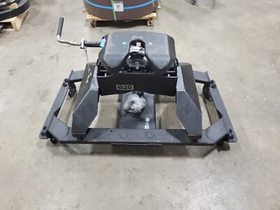 Enganche de quinta rueda serie Q20 Curt con montaje GM de fábrica para sistema de disco de cama GM 2018+ Foto 1 de 4