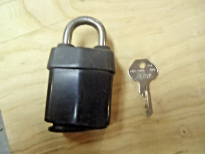 Master Lock 6121Kablu Lockout Padlock - Image 1 of 3