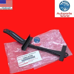 NUEVA ABRAZADERA DE RETENCIÓN DE BATERÍA AVALON ORIGINAL OEM TOYOTA 2005-2012 74404-07020 - Imagen 1 de 2