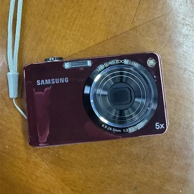 Samsung PL150 Digital Camera 12.4MP Selfie Screen 5x Optical Zoom Auto Focus Red - Image 1 of 4