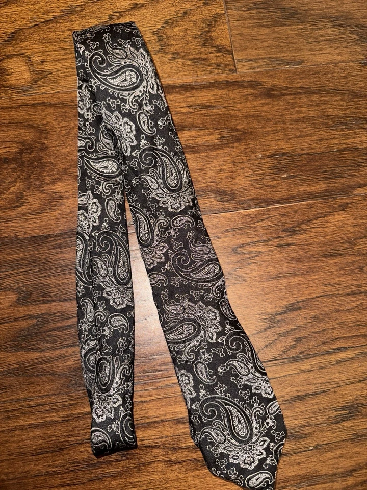 Corbata de seda Ben Sherman cachemira blanca y negra Foto 1 de 2