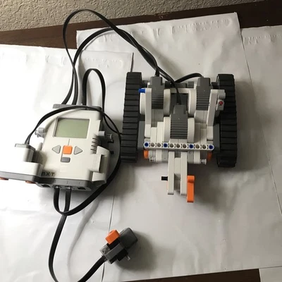 Lego Mindstorms NXT Intelligent Brick Servo Motors Sensors Build - Image 1 of 4