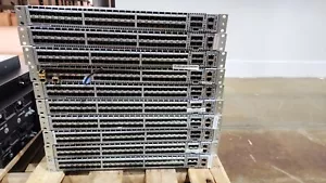 ARISTA 1U 10G SFP+ 52 PORT NETWORK SWITCH DCS-7050S-52-16-CT - Picture 1 of 1