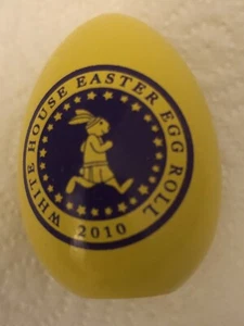 OBAMA 2009 PIN EINWEIHUNG + WEISSES HAUS 2010 OSTERN GELBES EI DEMOKRAT BIDEN - Bild 1 von 13