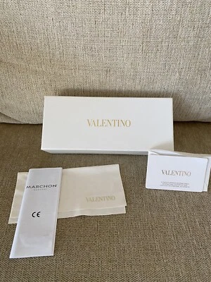 Auténtica caja de regalo vacía Valentino con gafas de sol tela y tarjetas Foto 1 de 4