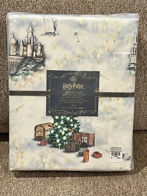 NEW Pottery Barn Teen Harry Potter Christmas at Hogwarts Percale Queen Sheet Set - Image 1 of 2