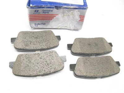 Pastillas de freno traseras originales OEM para Hyundai 583024DU02 Foto 1 de 2