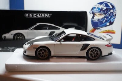 MINICHAMPS - 2011 PORSCHE 911 GT2 RS - WHITE - 1/18 SCALE MODEL CAR 180 646750 — 第 1/4 张图片