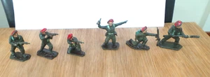 LONE STAR HARVEY SERIES RED BERET KHAKI INFANTRY PAINTED PLASTIC MADE IN ENGLAND - Picture 1 of 9