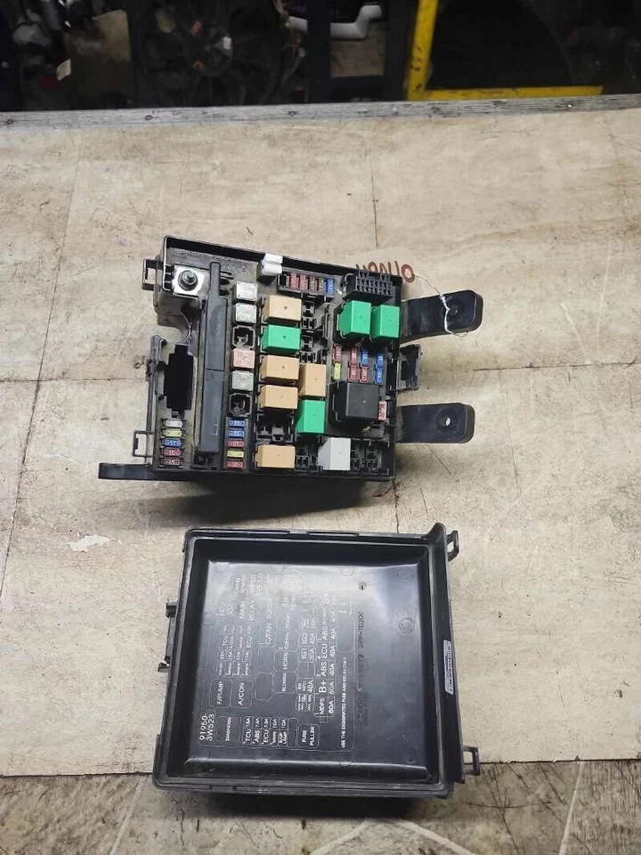 Caja de fusibles de motor Kia Sportage LX 2014 2015 2016 2,4 L FABRICANTE DE EQUIPOS ORIGINALES Foto 1 de 1