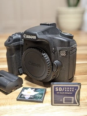 Canon EOS 50D 15,1 MP Digital SLR Cámara Cuerpo Enchufe de Pared Tarjeta CF Adaptador a SD Foto 1 de 4