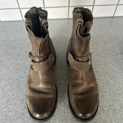 Женские мотоботы Frye модель Vicky Artisan на молнии сзади серые/коричневые искусственно состаренные размер 6 - Изображение 1 из 4