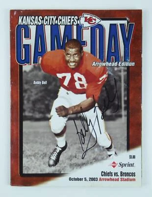 Bobby Bell Firmado Autografiado 2003 Kansas City Chiefs Gameday Magazine Foto 1 de 3